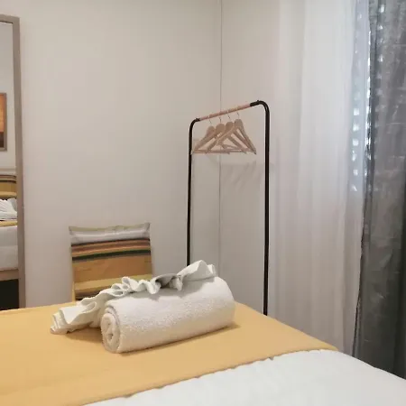 House Of Roses * ポンタ・デルガダ