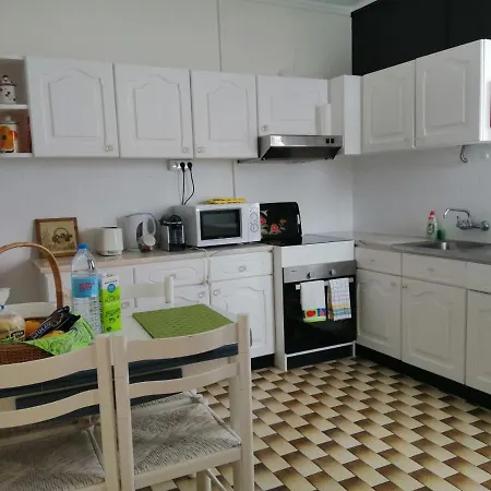 House Of Roses * ポンタ・デルガダ