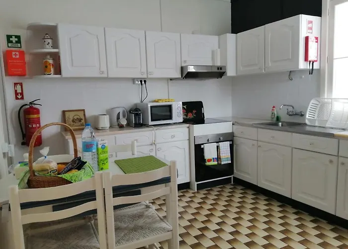 House Of Roses * ポンタ・デルガダ